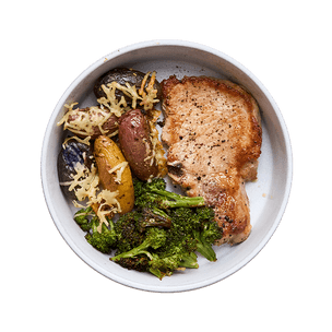 pork-chop-with-cheesy-pesto-potatoes-et-broccoli