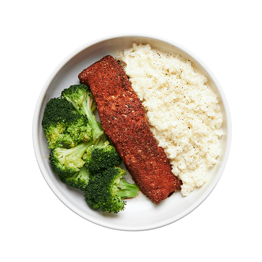 Saumon aux épices, brocoli & riz de chou-fleur au fromage